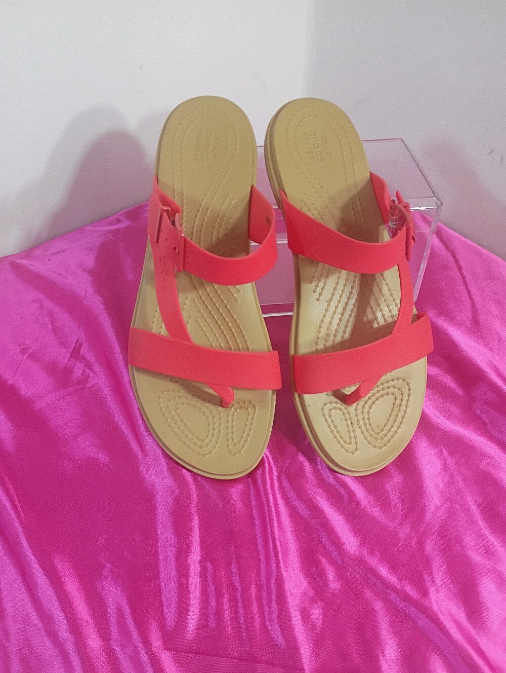 Crocs Women's SZ 9 Red Tulum Toe Post Slip On Strappy Slides Sandals .